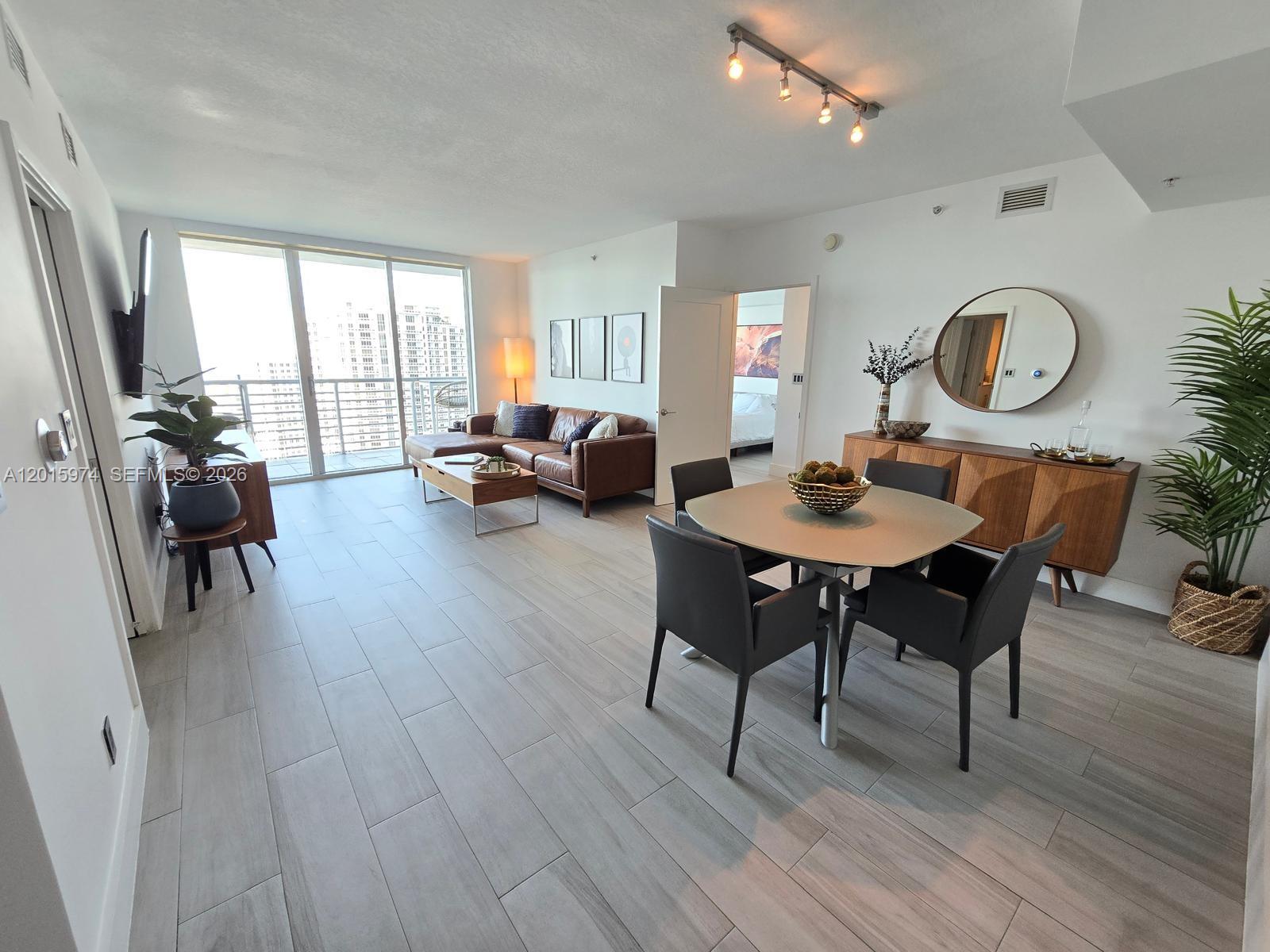 325 S Biscayne Blvd #3719, Miami FL 33131