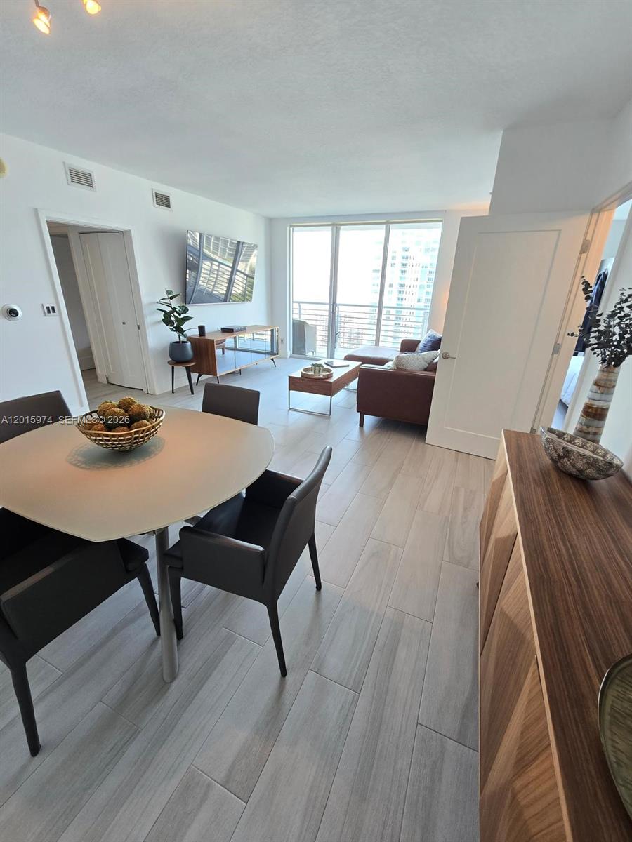 325 S Biscayne Blvd #3719, Miami FL 33131