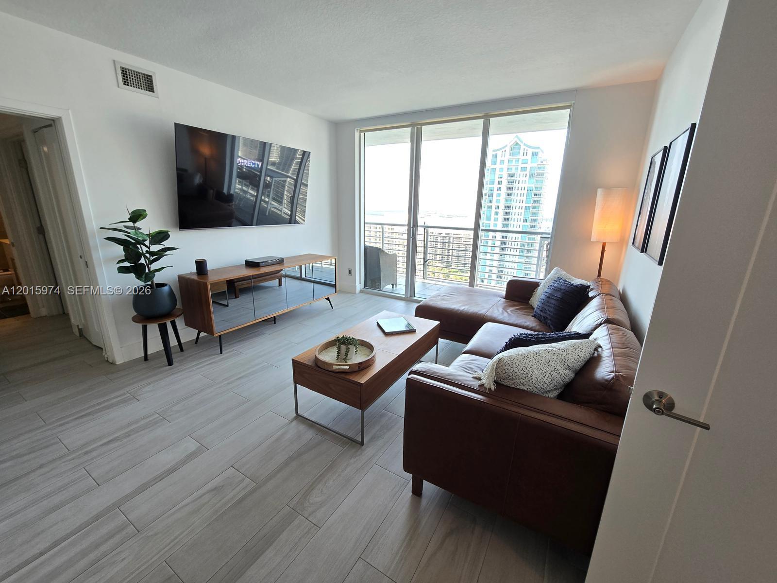 325 S Biscayne Blvd #3719, Miami FL 33131