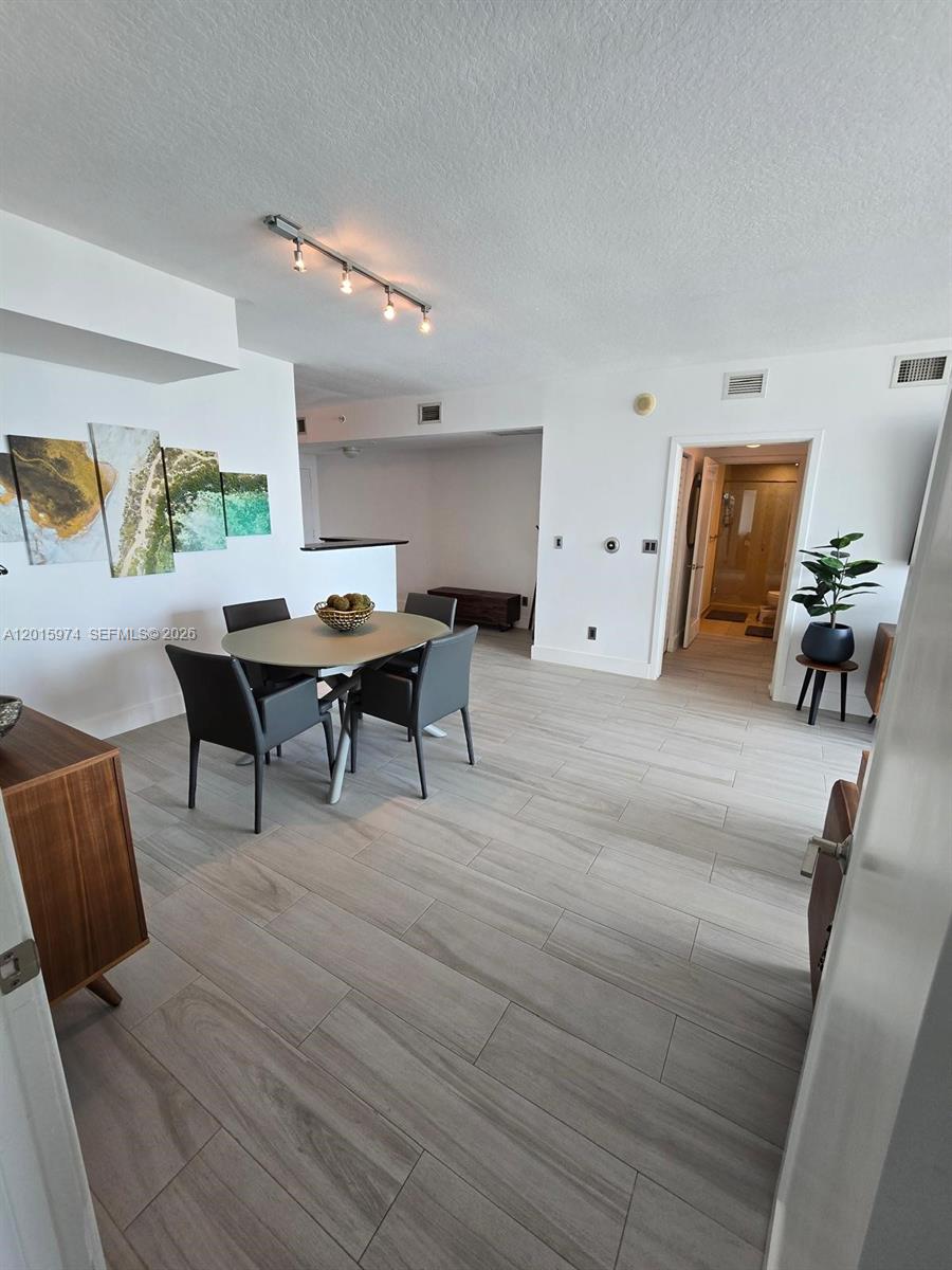 325 S Biscayne Blvd #3719, Miami FL 33131