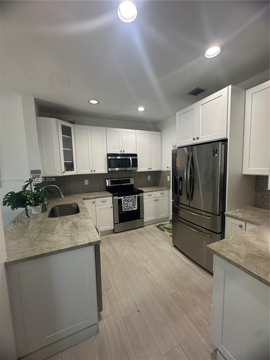 5402 Pointe Villa Dr #B, Lighthouse Point FL 33064