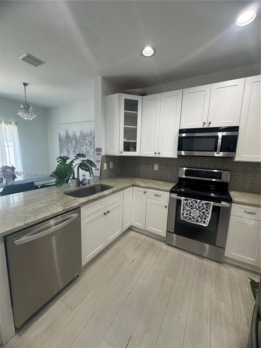 5402 Pointe Villa Dr #B, Lighthouse Point FL 33064