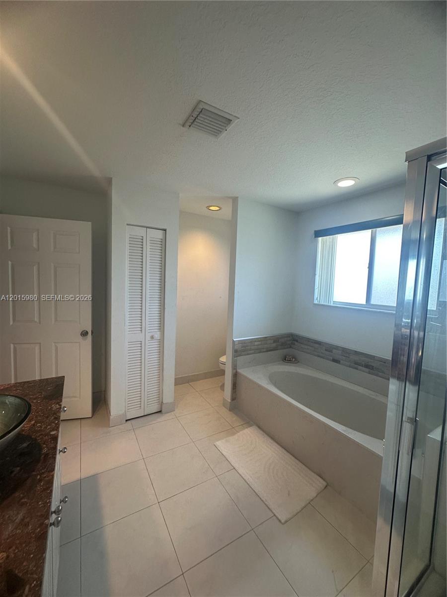 5402 Pointe Villa Dr #B, Lighthouse Point FL 33064