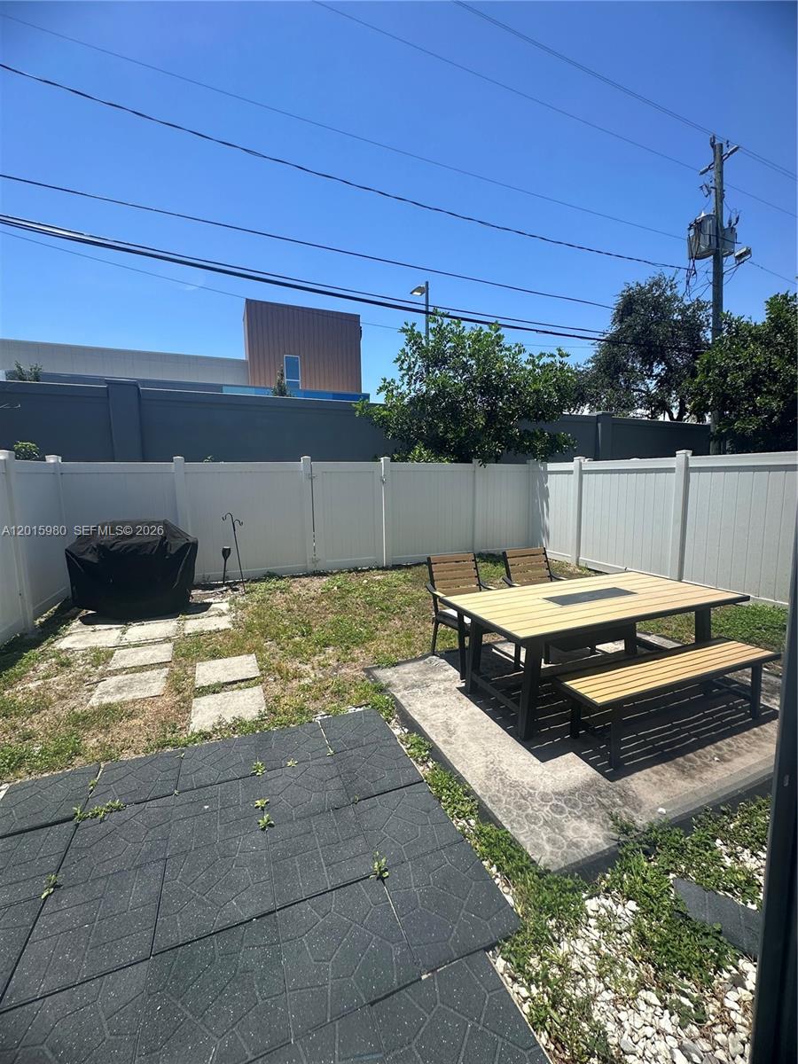 5402 Pointe Villa Dr #B, Lighthouse Point FL 33064