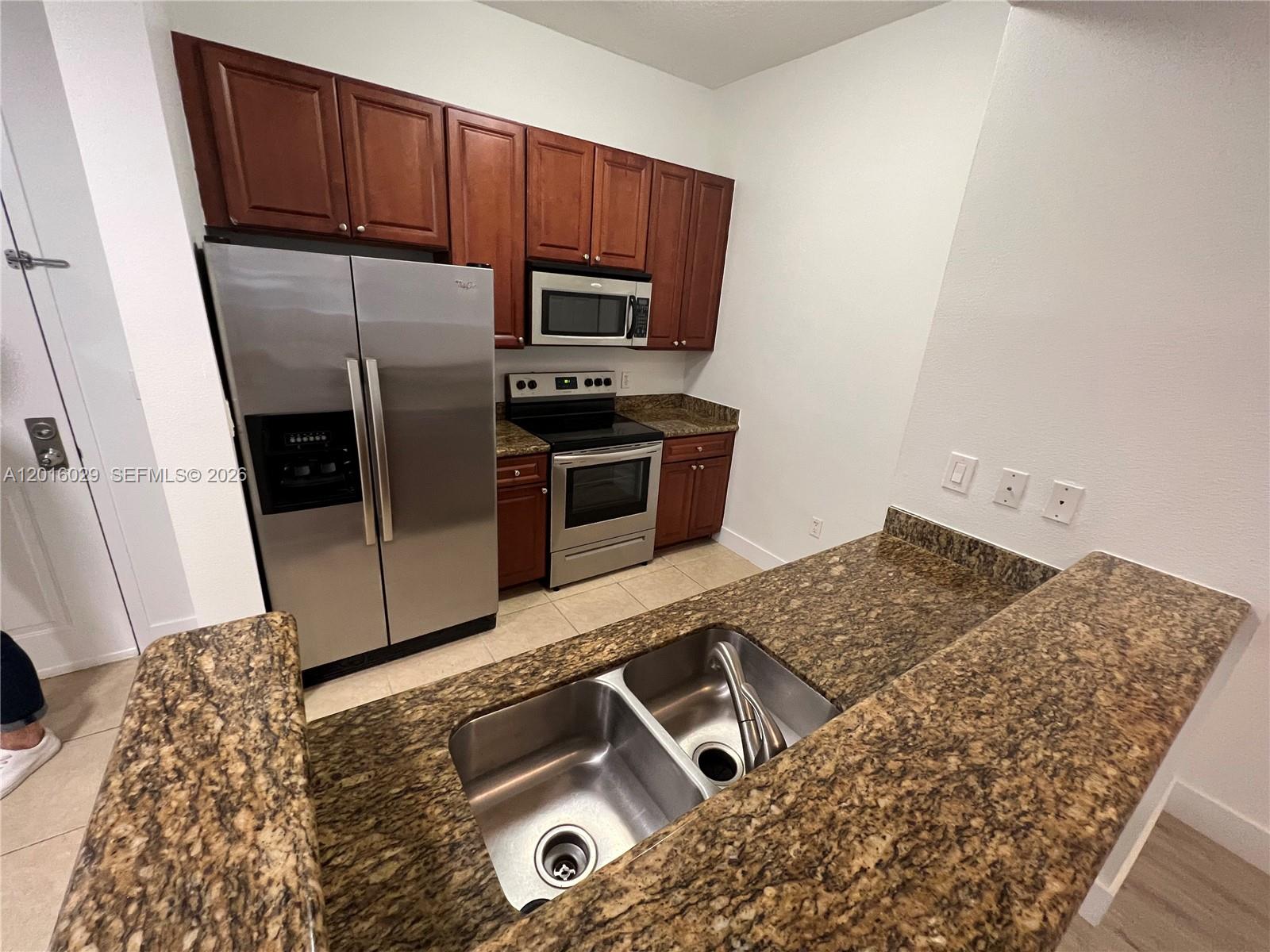 3001 NE 185th St #122, Aventura FL 33180