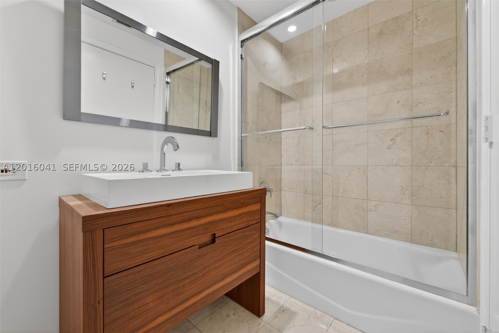 808 Brickell Key Dr #3304, Miami FL 33131