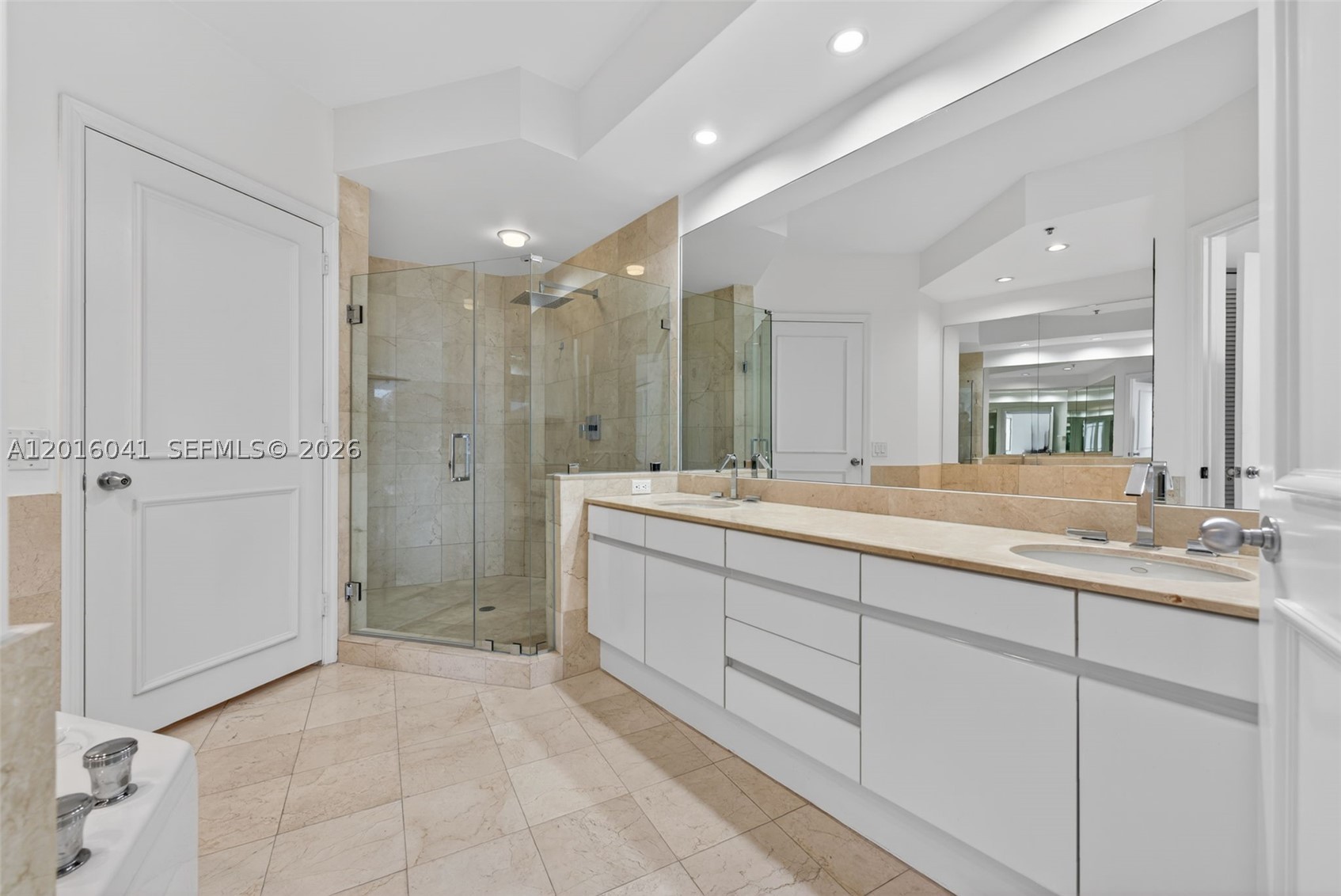 808 Brickell Key Dr #3304, Miami FL 33131