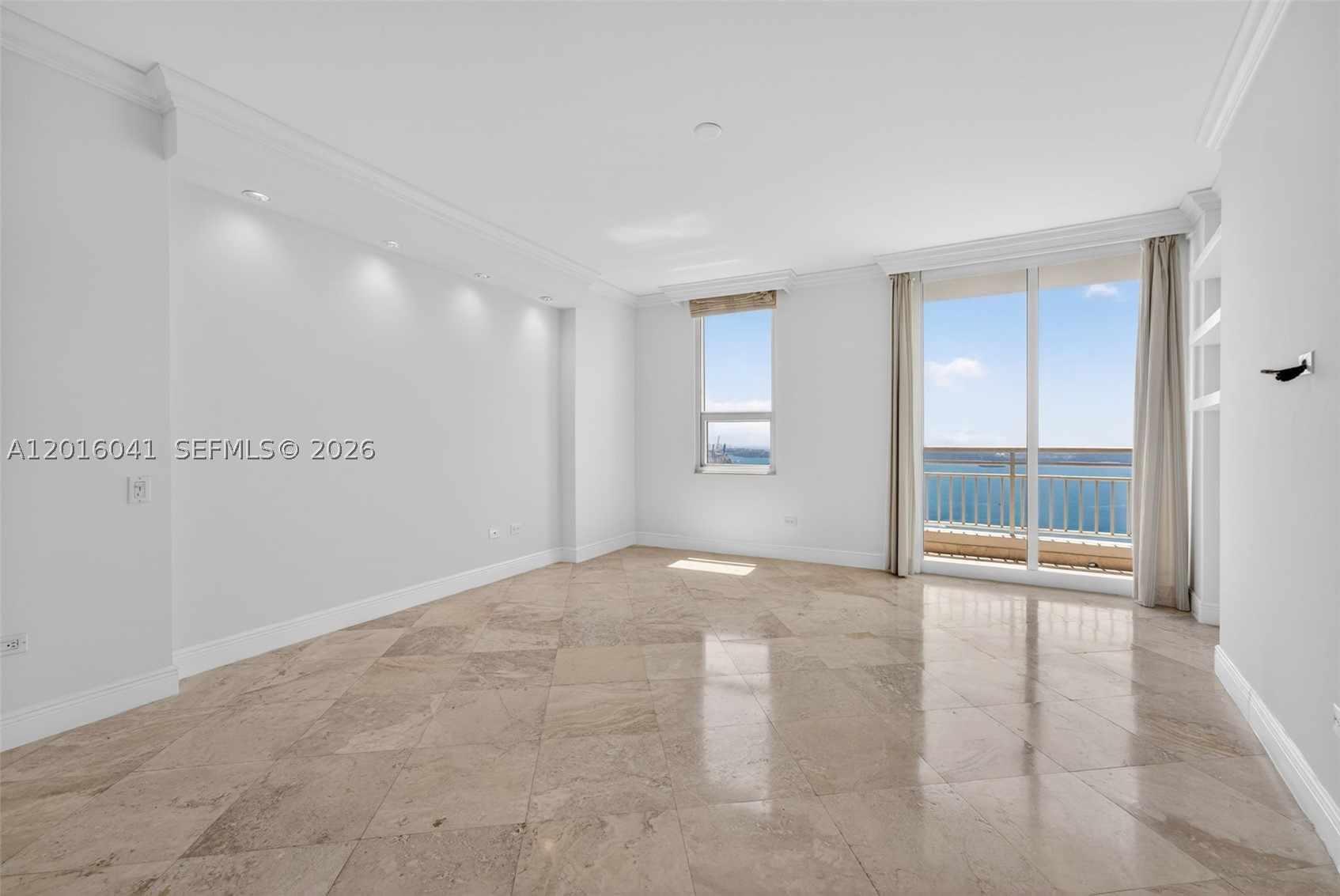 808 Brickell Key Dr #3304, Miami FL 33131
