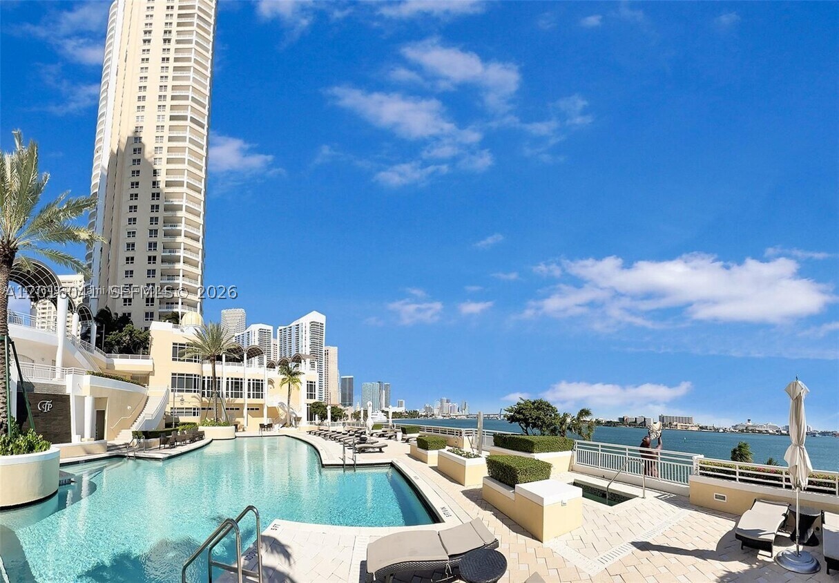 808 Brickell Key Dr #3304, Miami FL 33131
