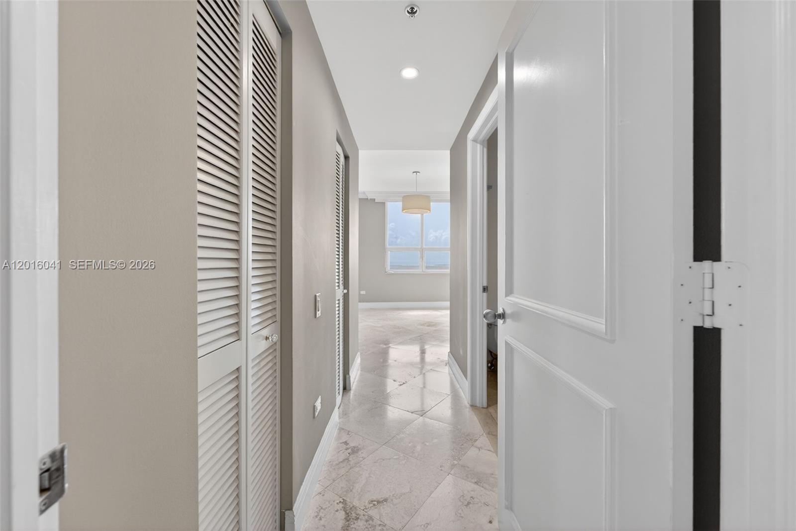 808 Brickell Key Dr #3304, Miami FL 33131