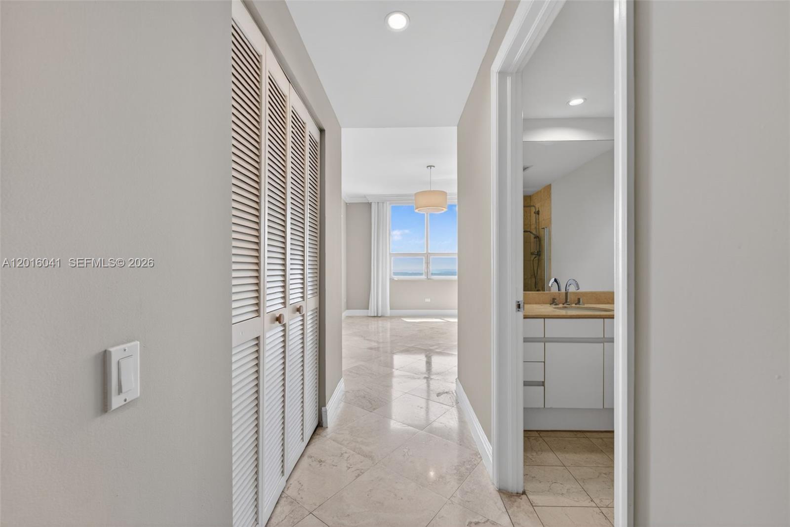 808 Brickell Key Dr #3304, Miami FL 33131