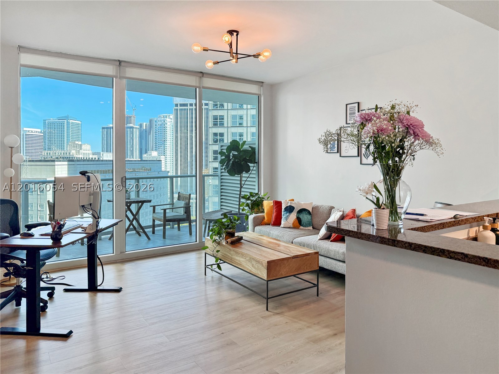 300 S Biscayne Blvd #T-1705, Miami FL 33131