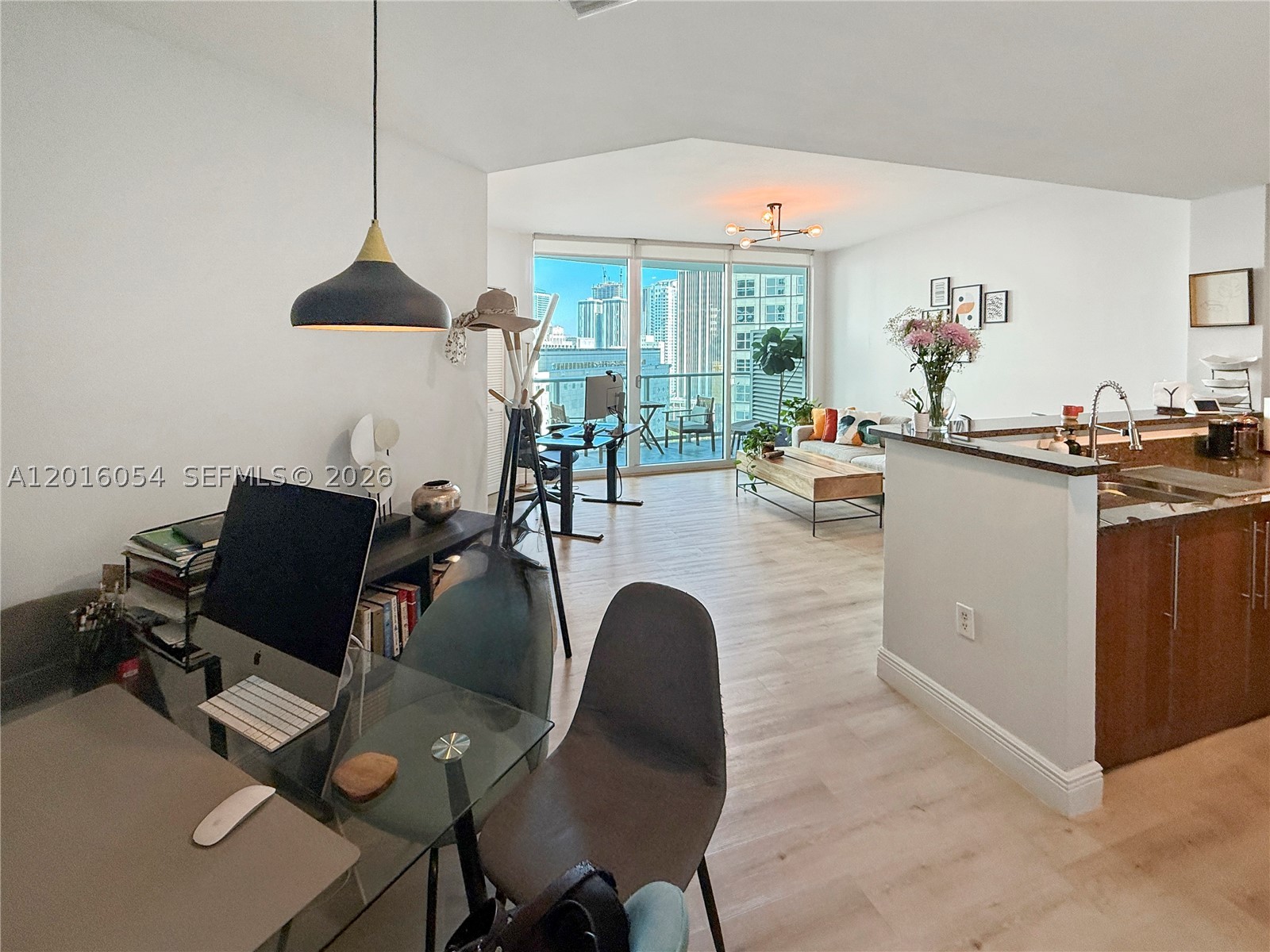300 S Biscayne Blvd #T-1705, Miami FL 33131