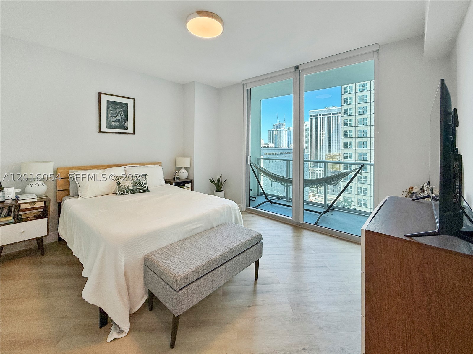 300 S Biscayne Blvd #T-1705, Miami FL 33131