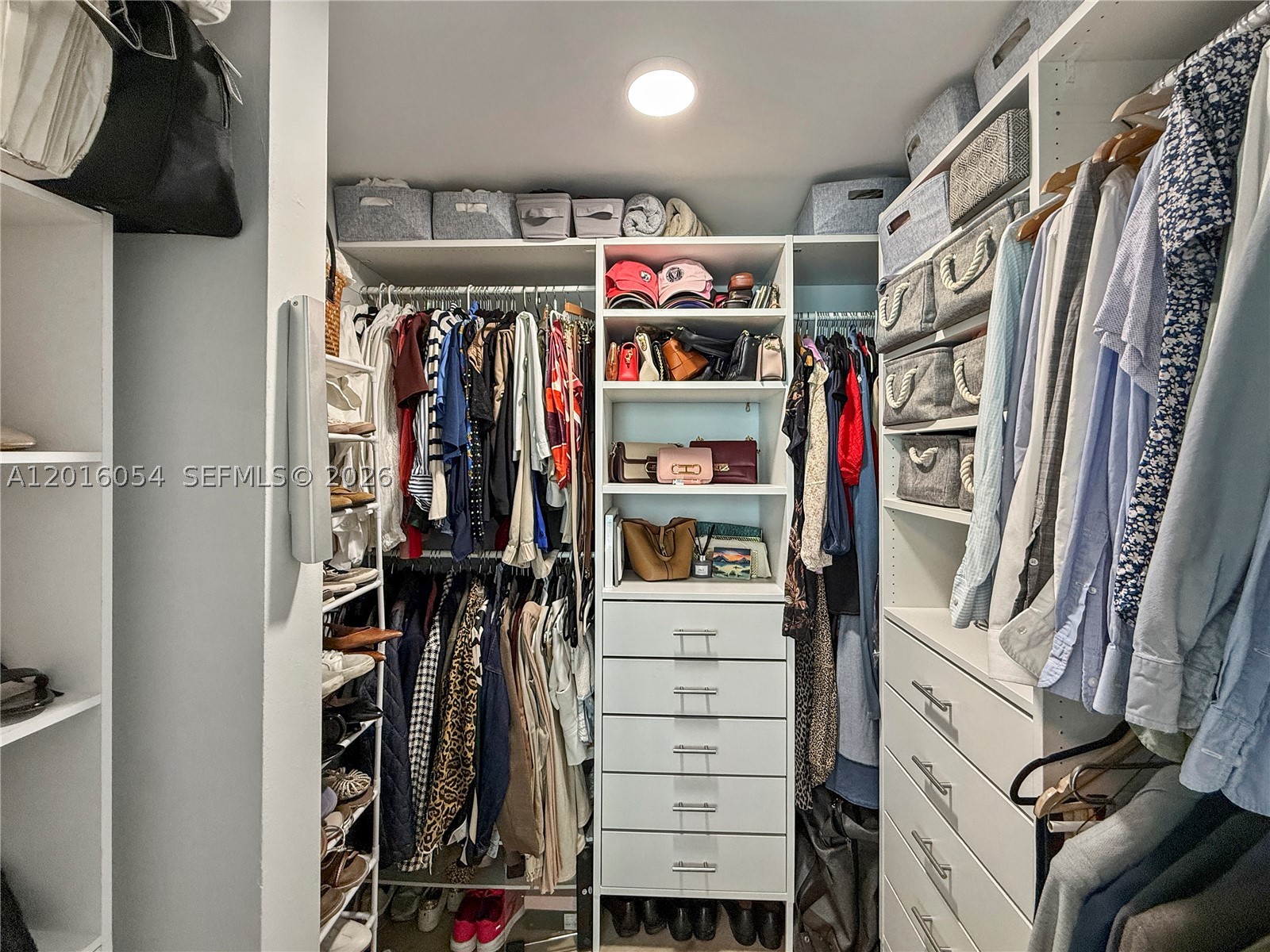 300 S Biscayne Blvd #T-1705, Miami FL 33131
