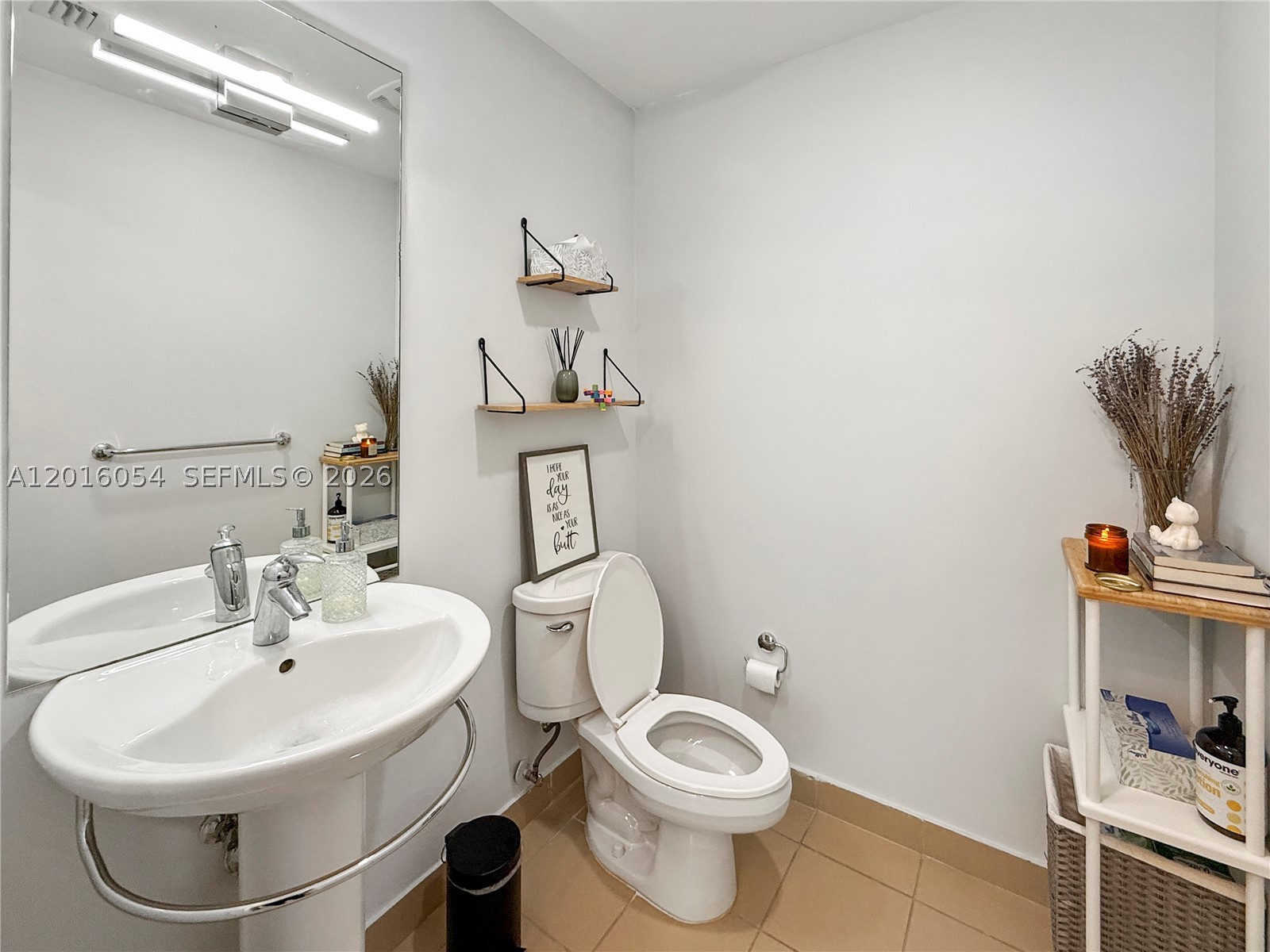 300 S Biscayne Blvd #T-1705, Miami FL 33131