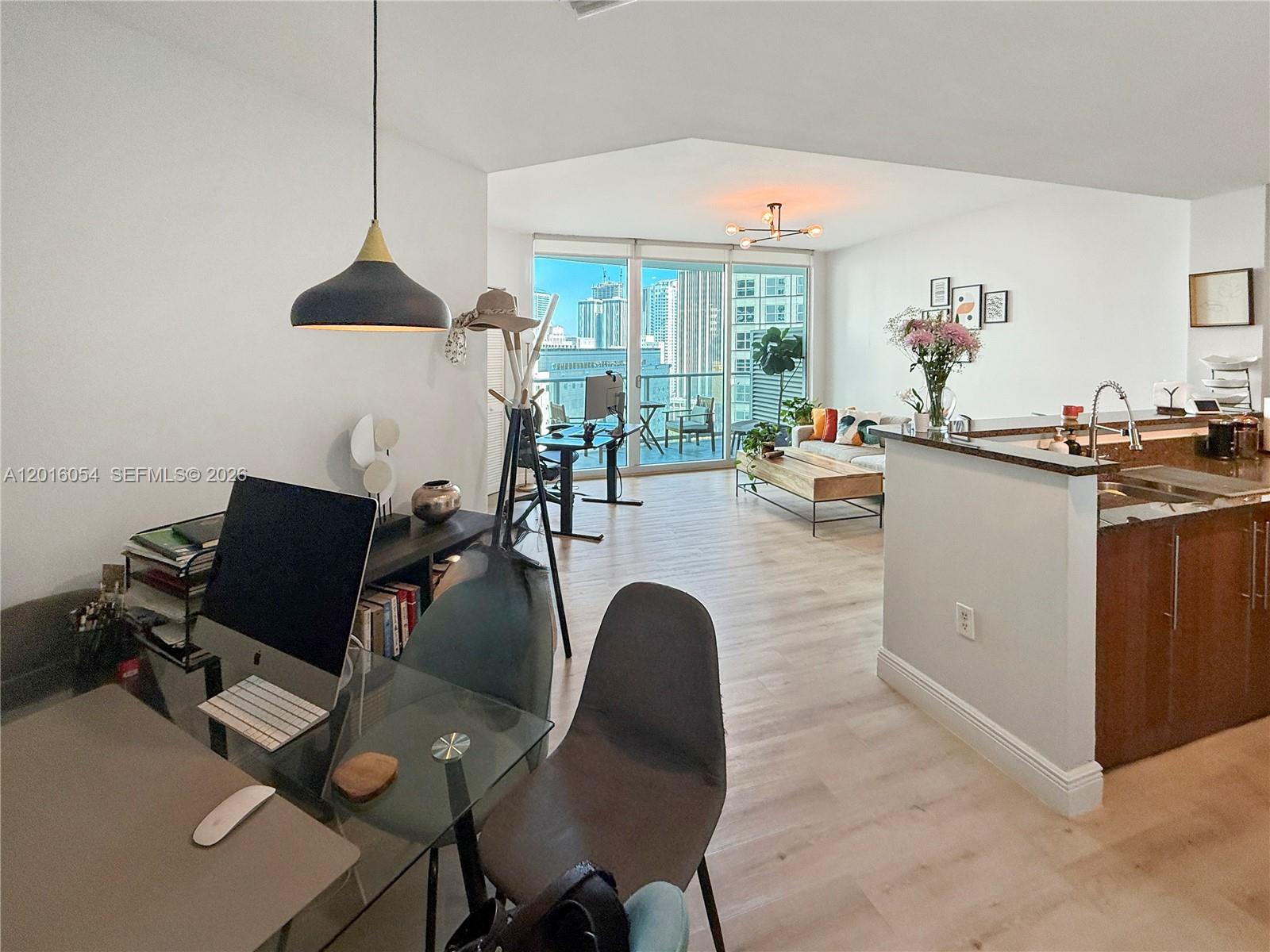 300 S Biscayne Blvd #T-1705, Miami FL 33131