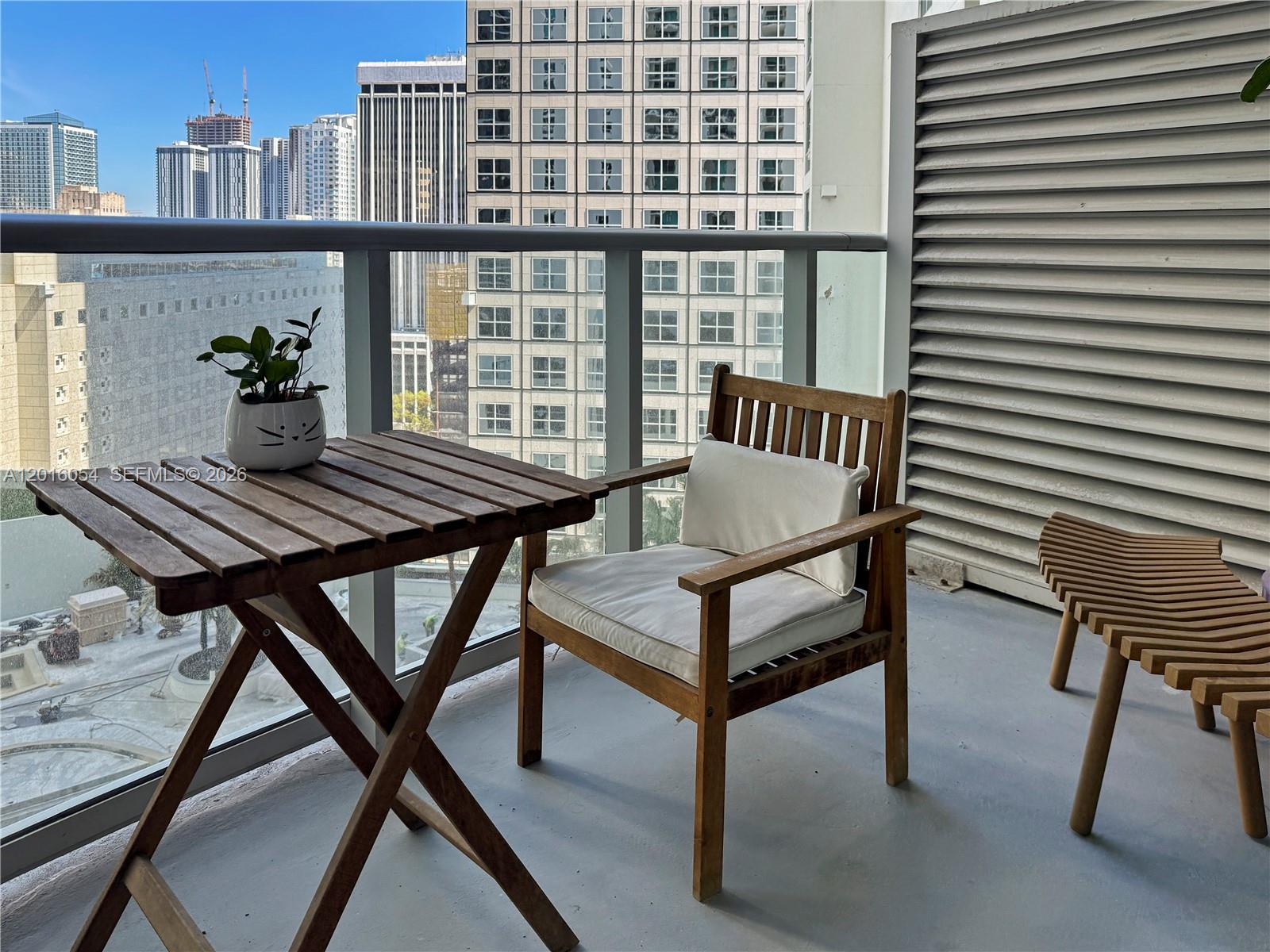 300 S Biscayne Blvd #T-1705, Miami FL 33131