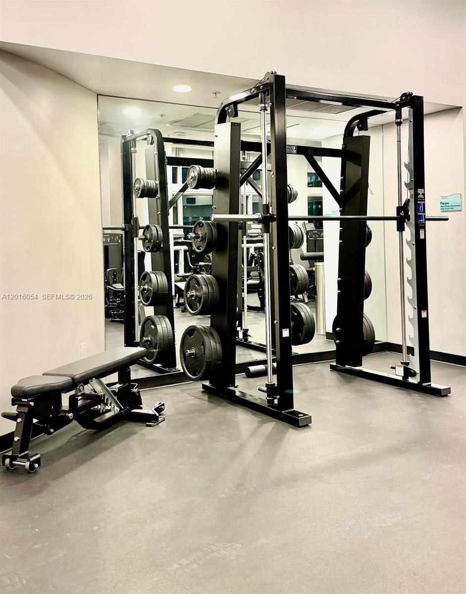 300 S Biscayne Blvd #T-1705, Miami FL 33131