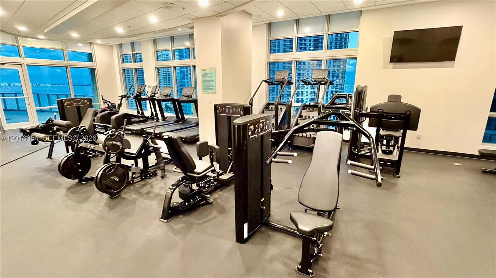 300 S Biscayne Blvd #T-1705, Miami FL 33131