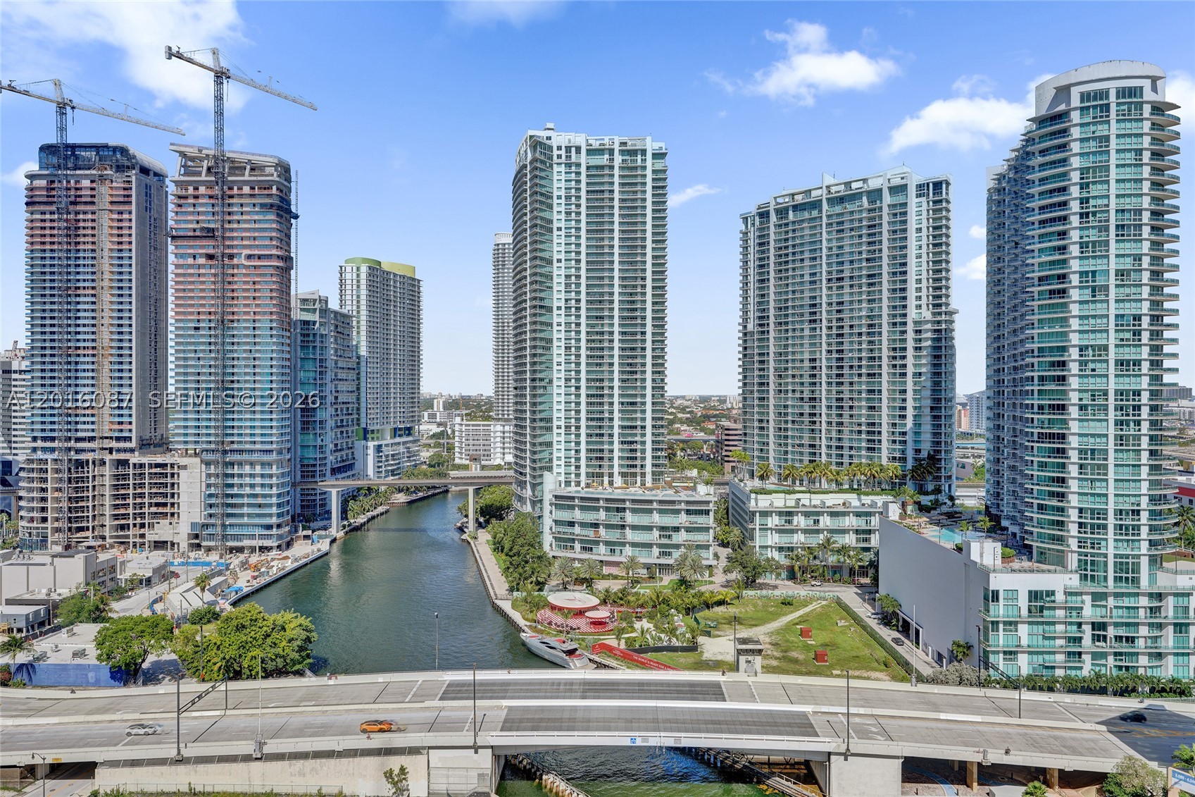 31 SE 5th St #2305, Miami FL 33131