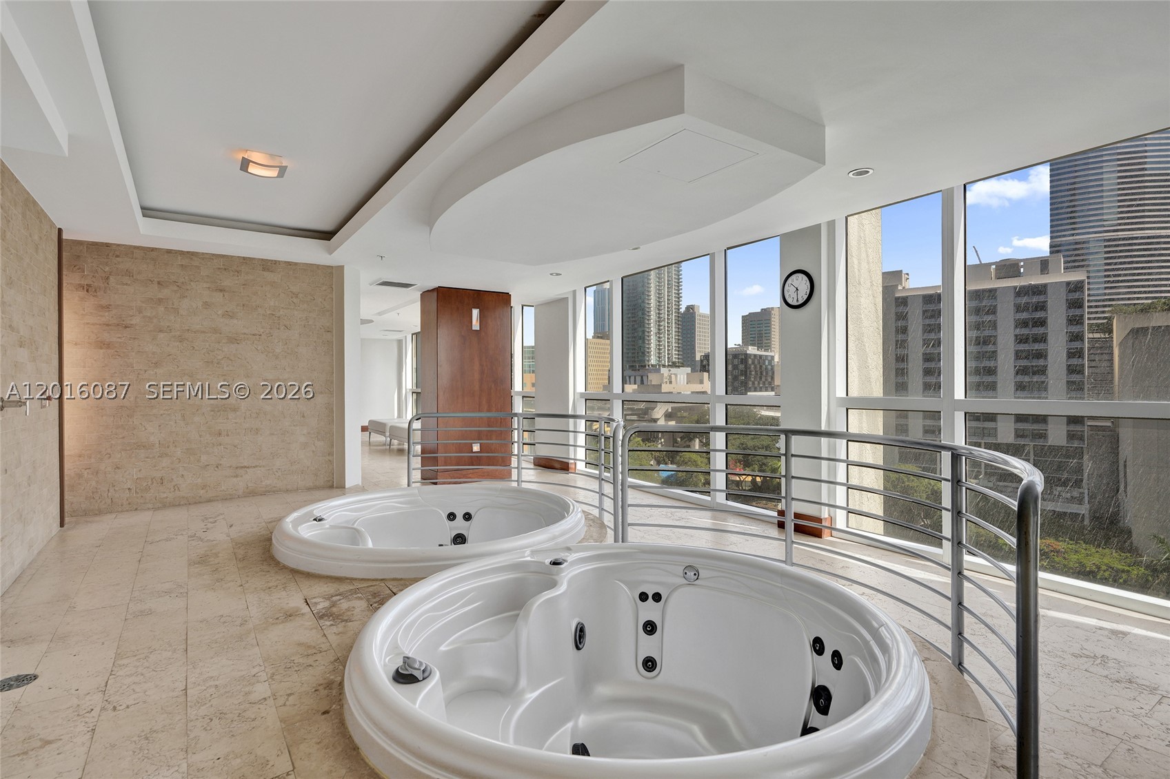 31 SE 5th St #2305, Miami FL 33131