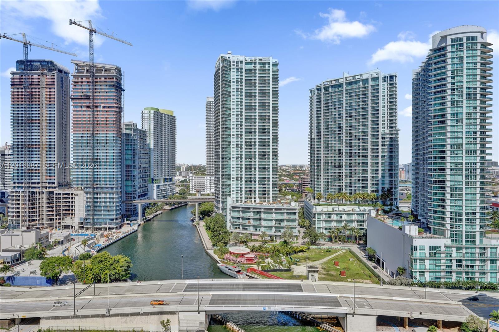 31 SE 5th St #2305, Miami FL 33131