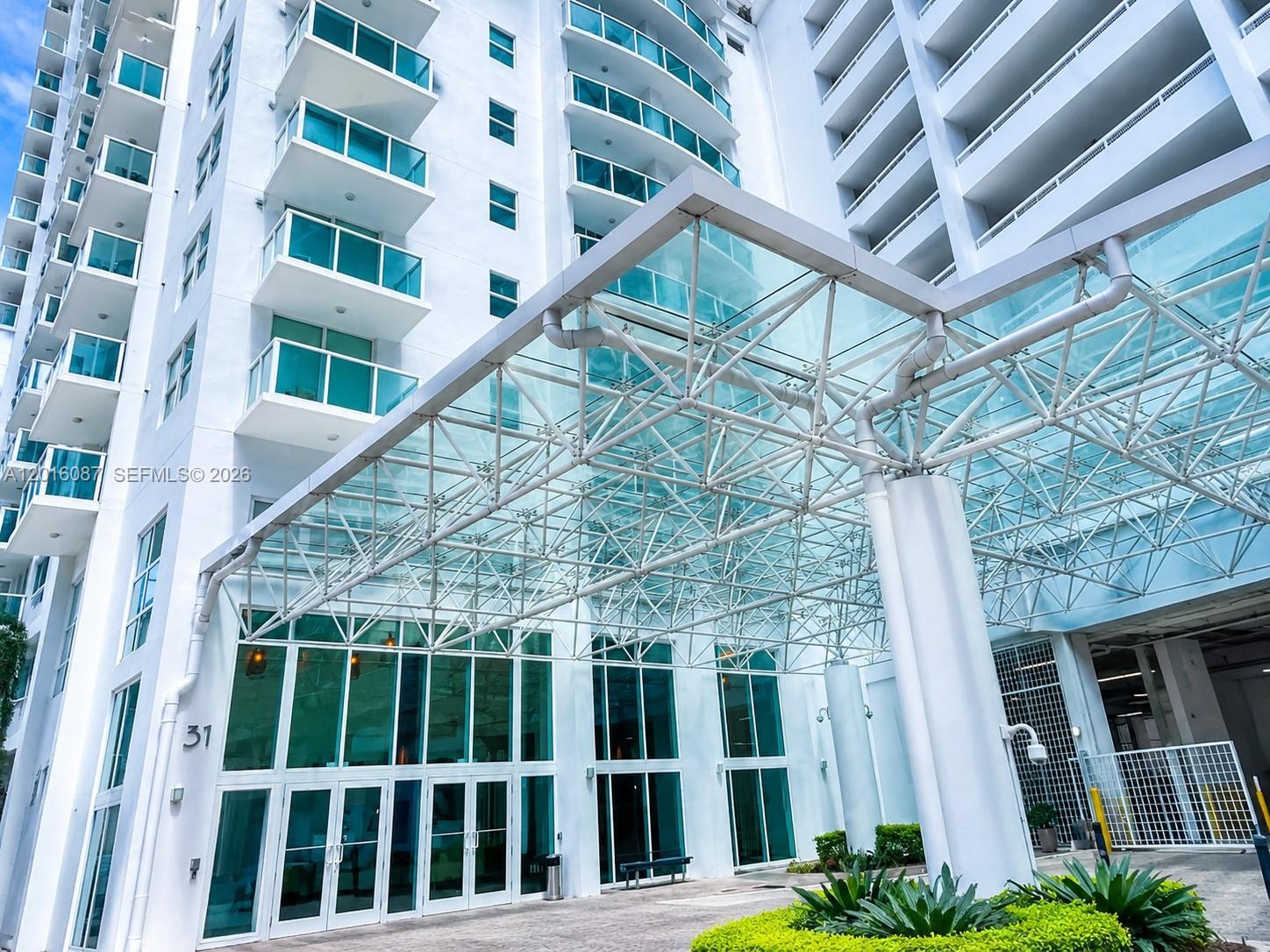 31 SE 5th St #2305, Miami FL 33131