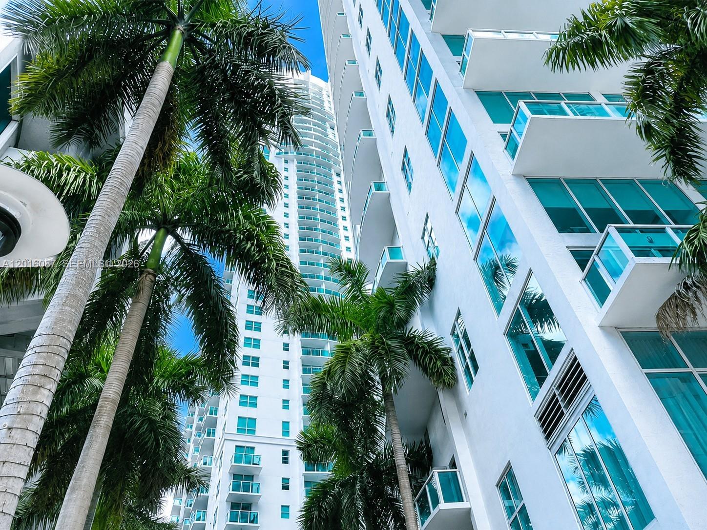 31 SE 5th St #2305, Miami FL 33131