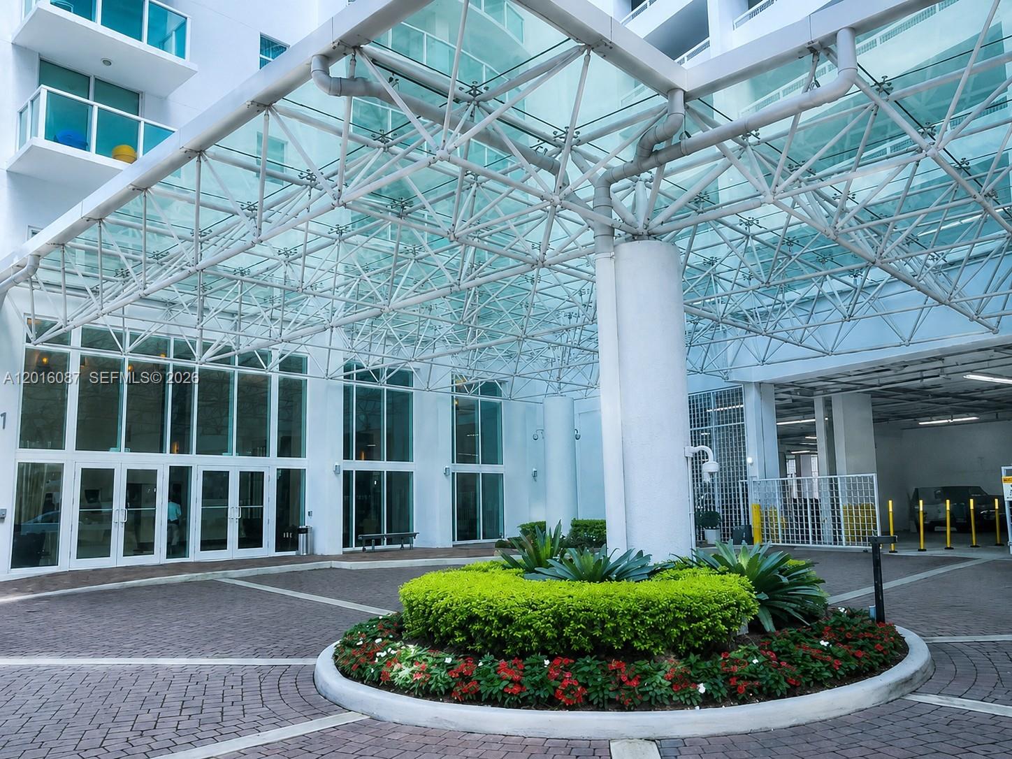 31 SE 5th St #2305, Miami FL 33131