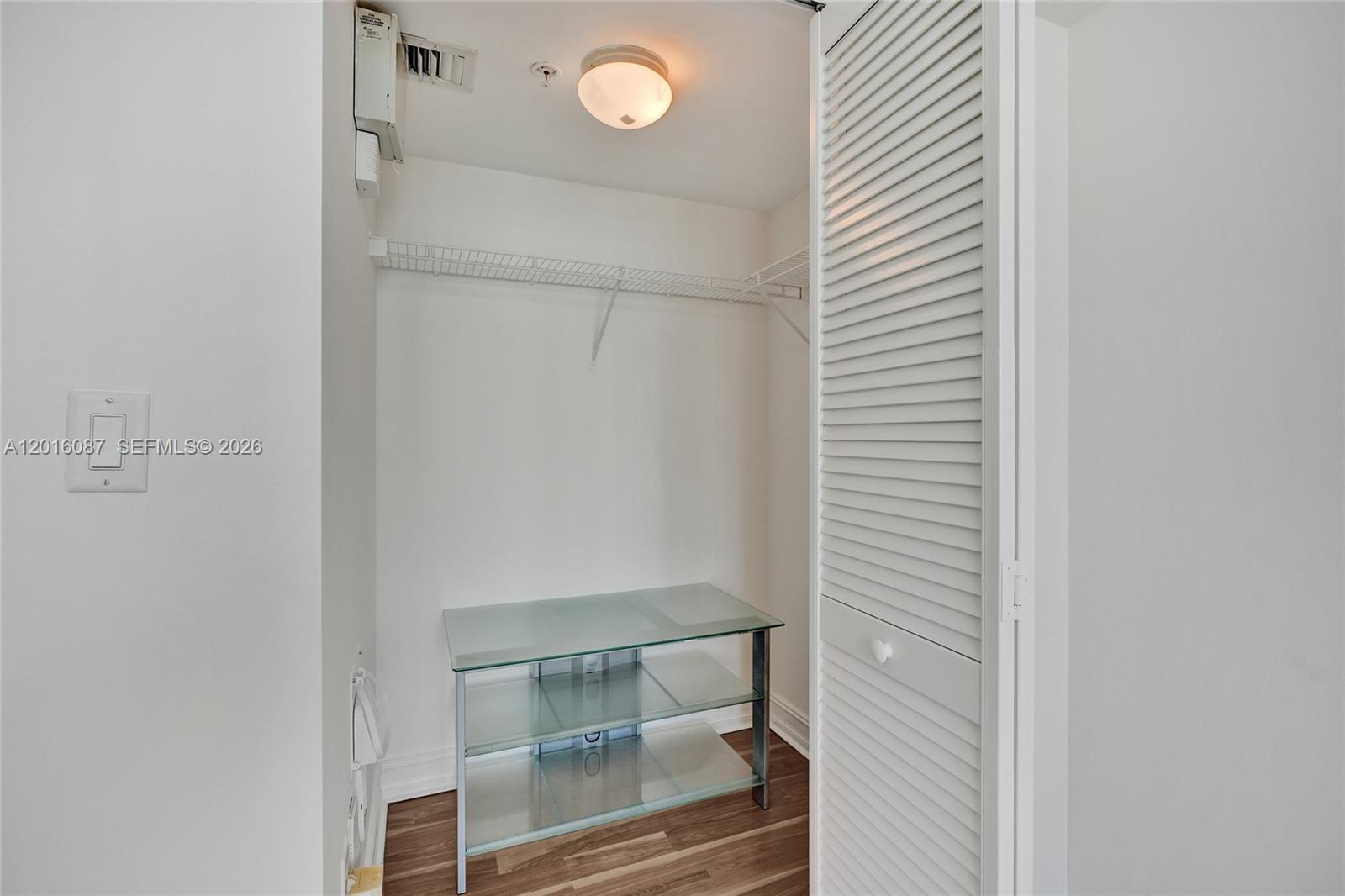 31 SE 5th St #2305, Miami FL 33131