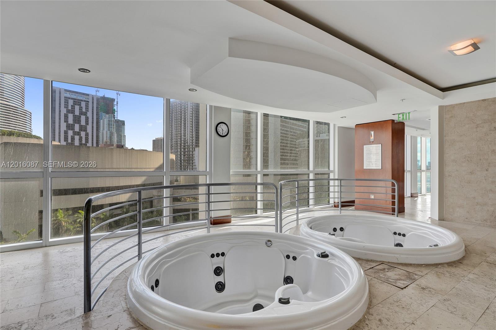 31 SE 5th St #2305, Miami FL 33131