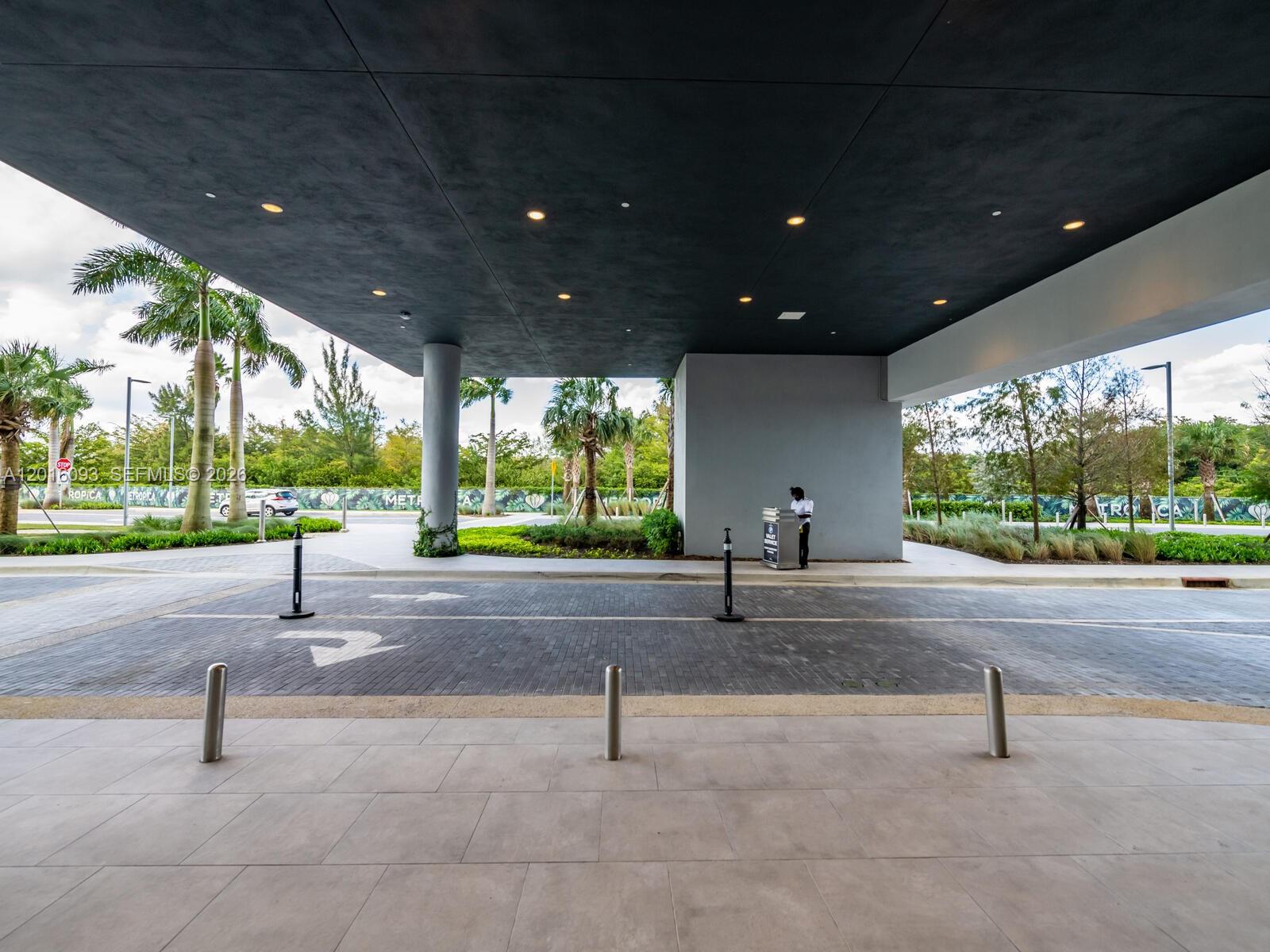 2000 S Metropica Way #2007, Sunrise FL 33323