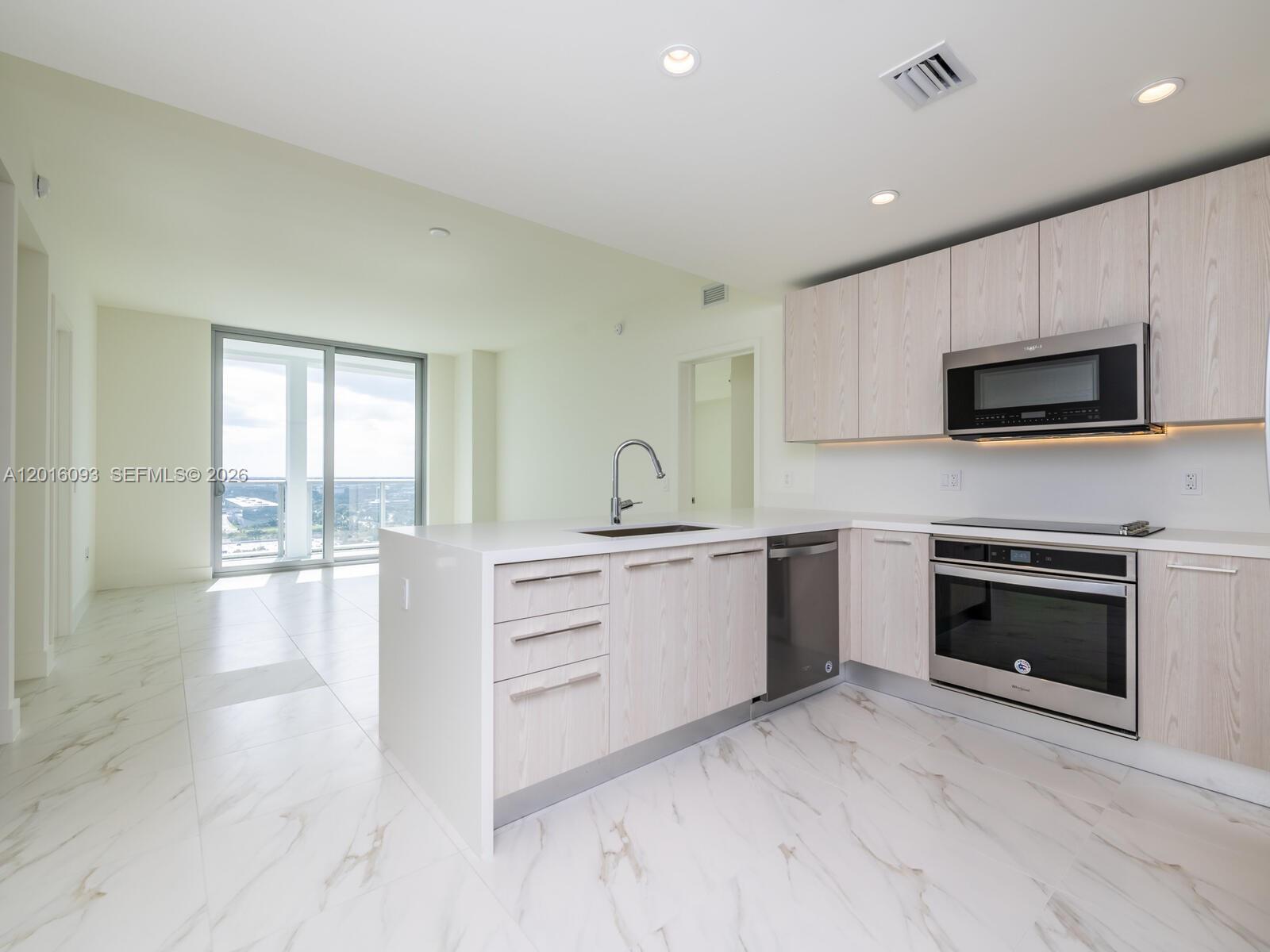 2000 S Metropica Way #2007, Sunrise FL 33323