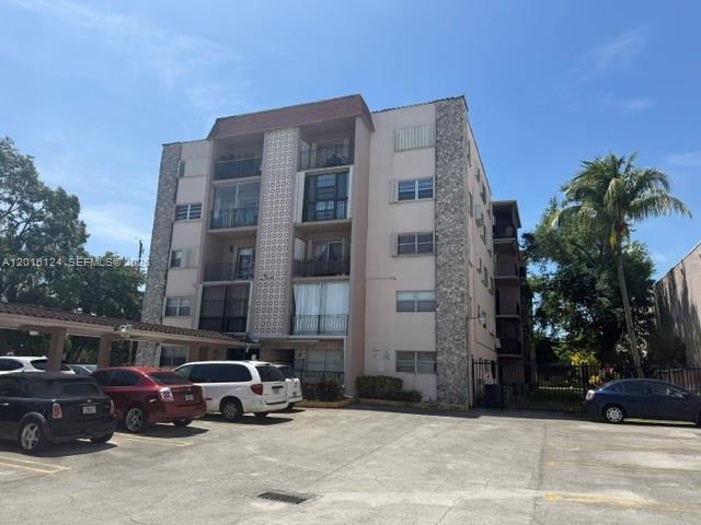 3640 NW 9th St #201, Miami FL 33125