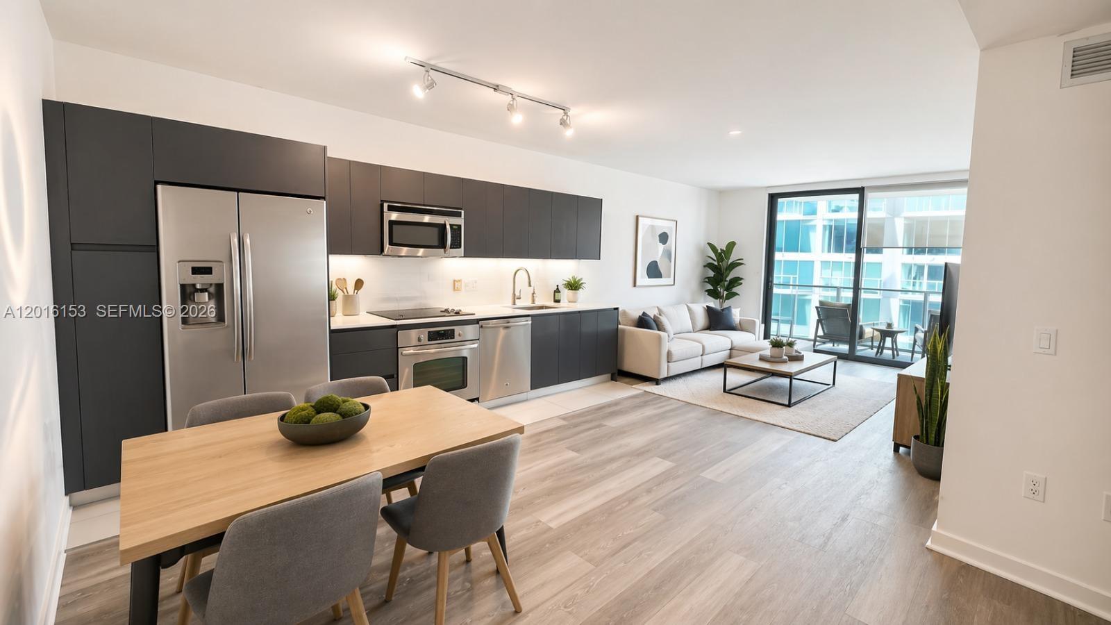 31 SE 6th St #1904, Miami FL 33131