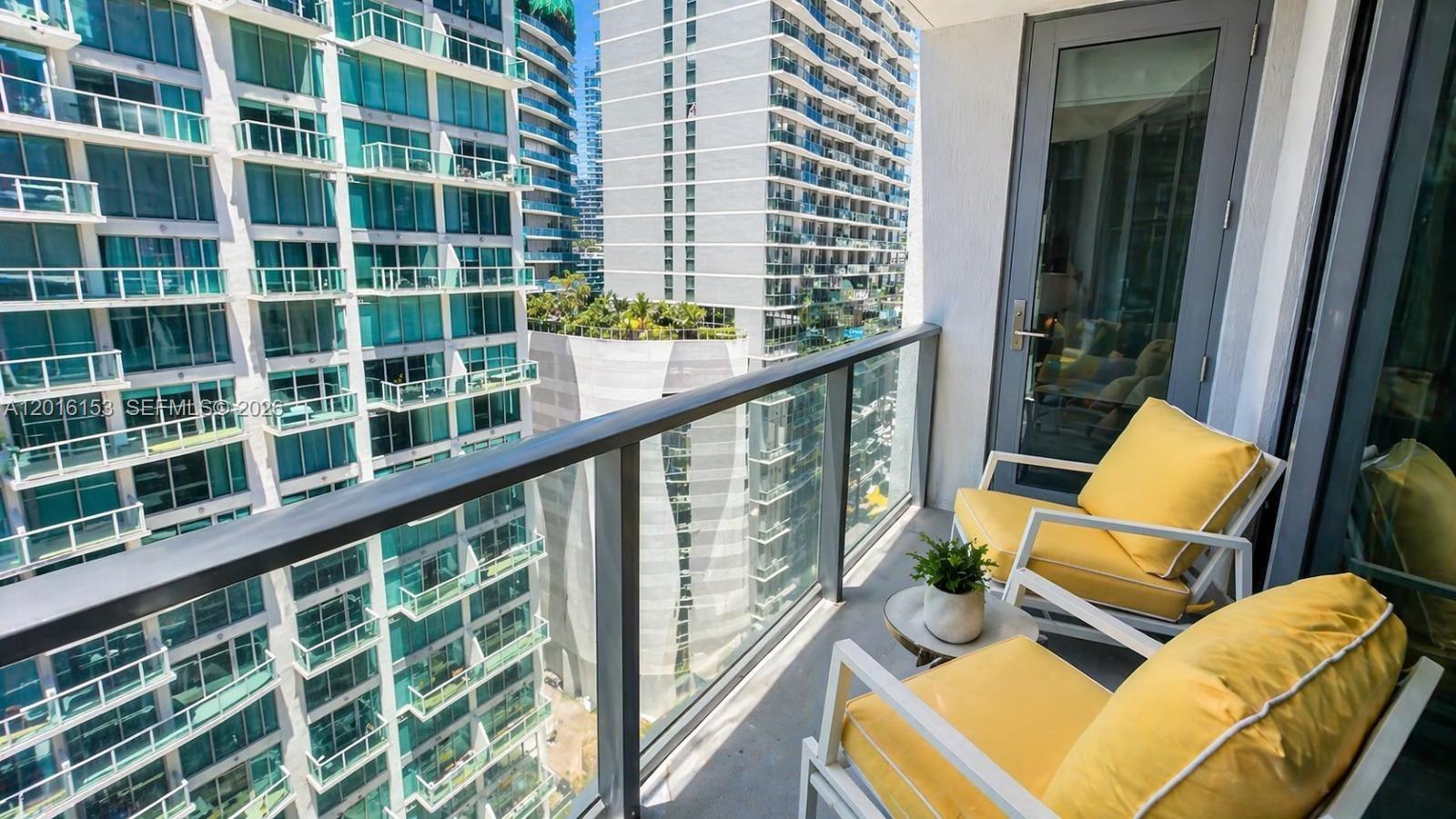 31 SE 6th St #1904, Miami FL 33131