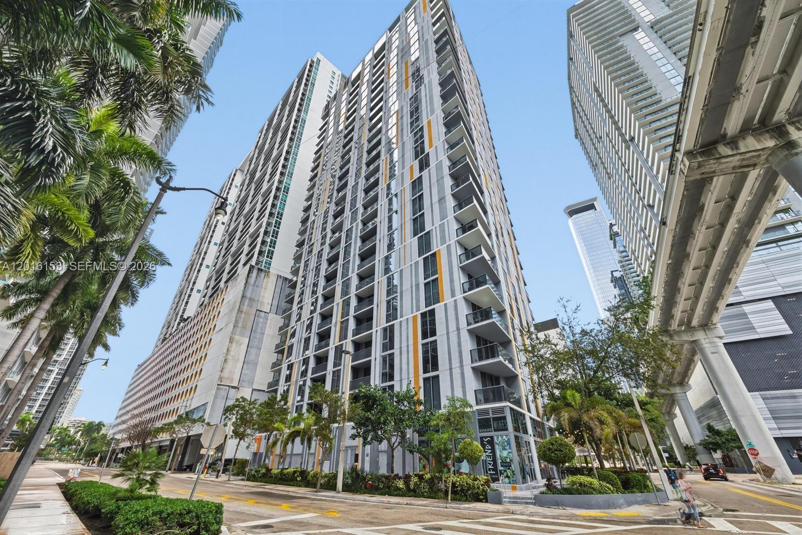31 SE 6th St #1904, Miami FL 33131