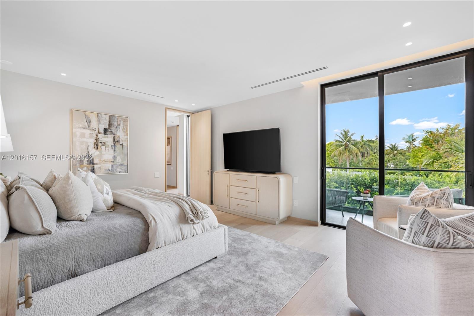 4550 N Jefferson Ave, Miami Beach FL 33140