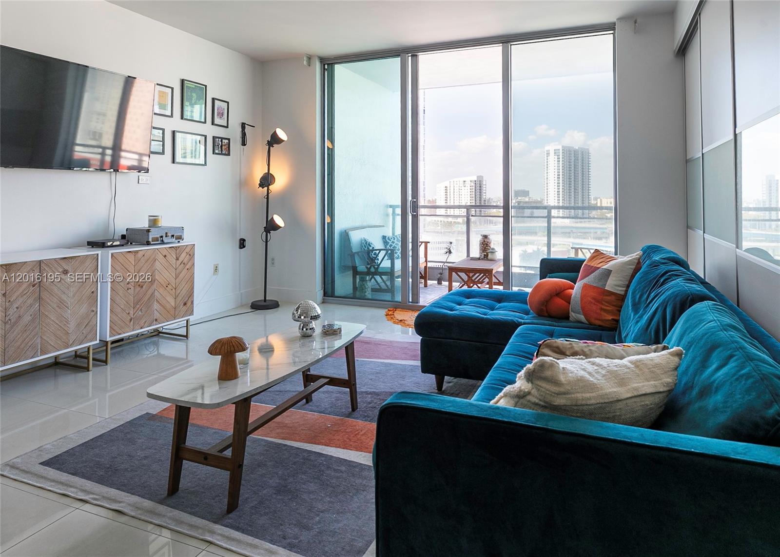 90 SW 3rd St #1611, Miami FL 33130