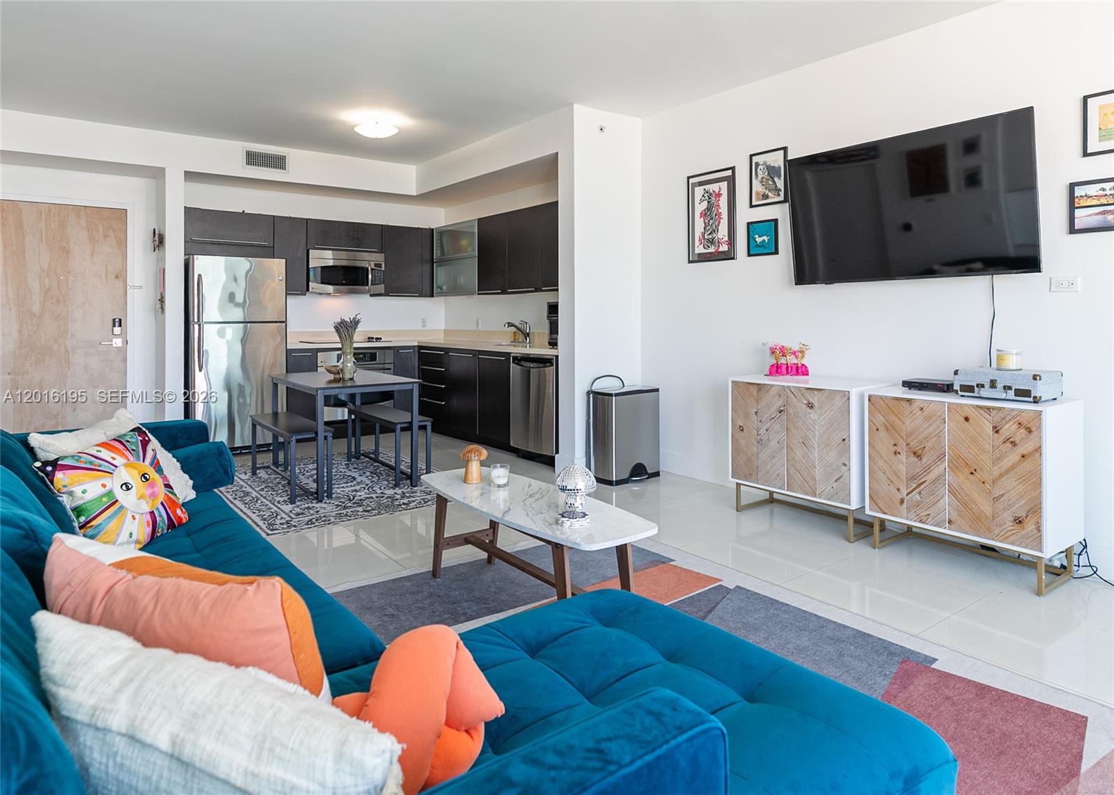 90 SW 3rd St #1611, Miami FL 33130