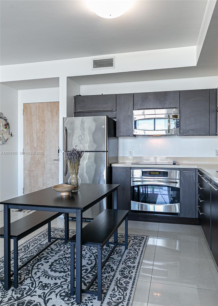 90 SW 3rd St #1611, Miami FL 33130