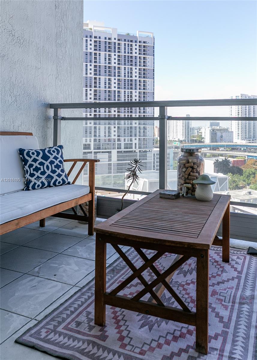 90 SW 3rd St #1611, Miami FL 33130
