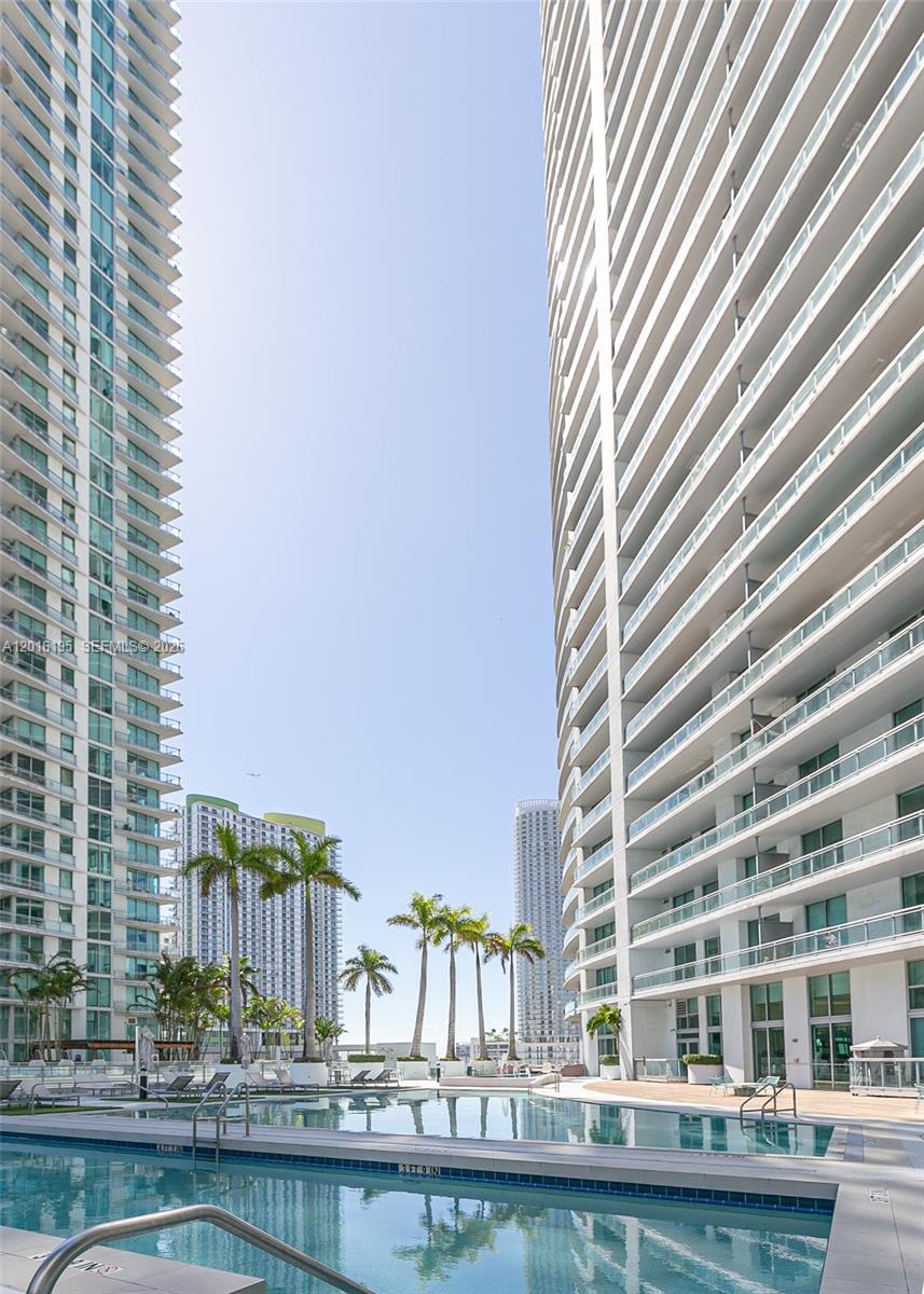90 SW 3rd St #1611, Miami FL 33130