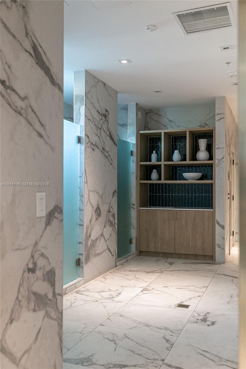 90 SW 3rd St #1611, Miami FL 33130
