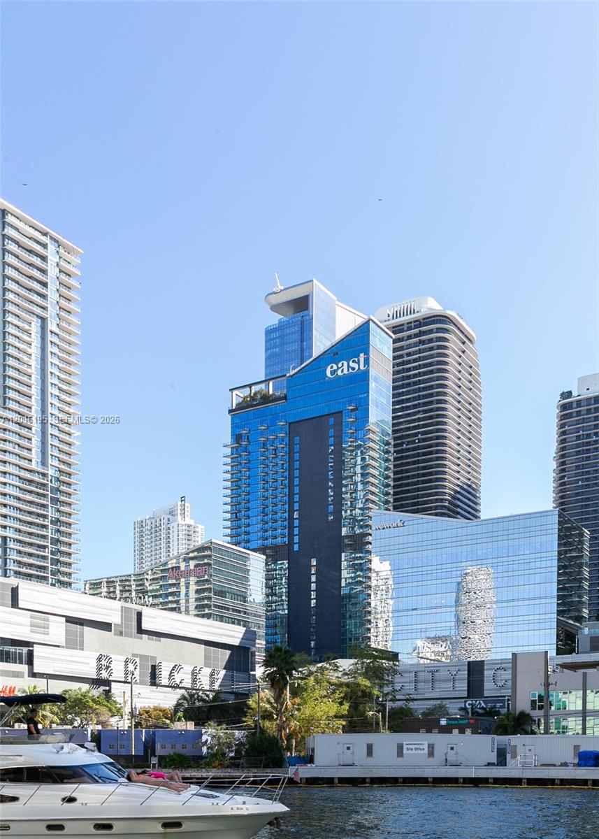 90 SW 3rd St #1611, Miami FL 33130