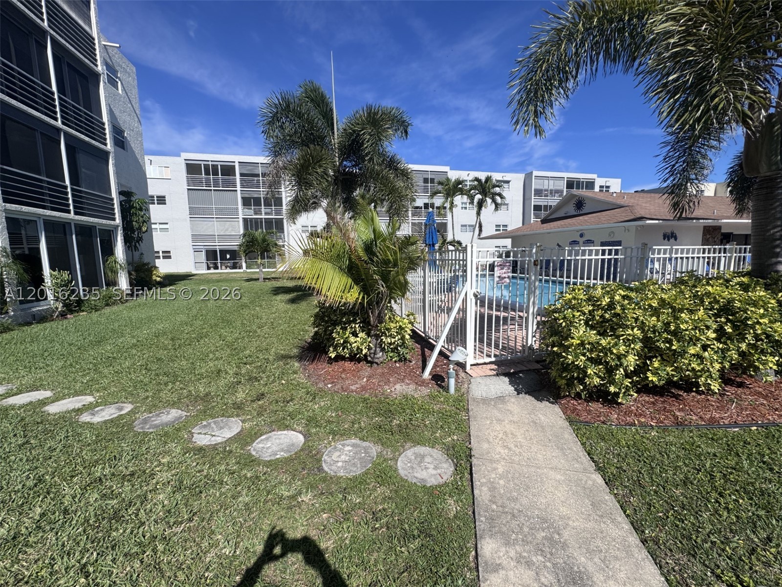 1025 SE 3rd Ave #102, Dania Beach FL 33004