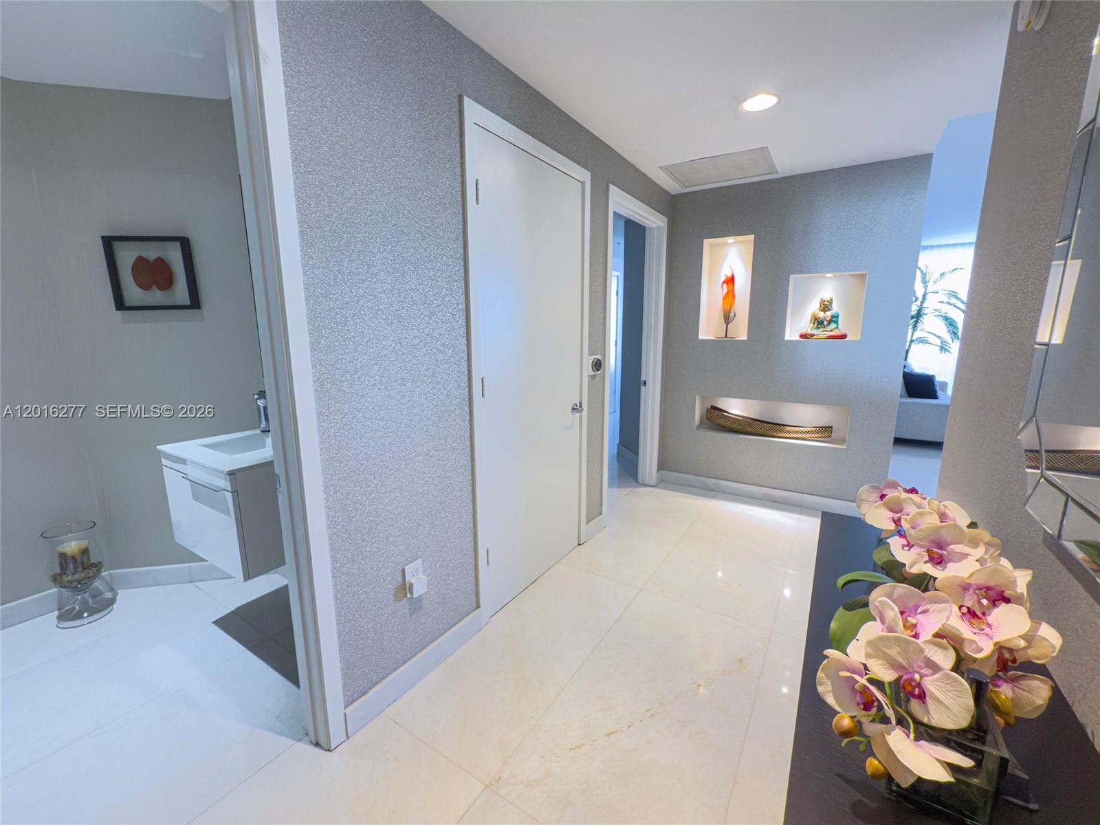17111 Biscayne Blvd #1705, North Miami Beach FL 33160