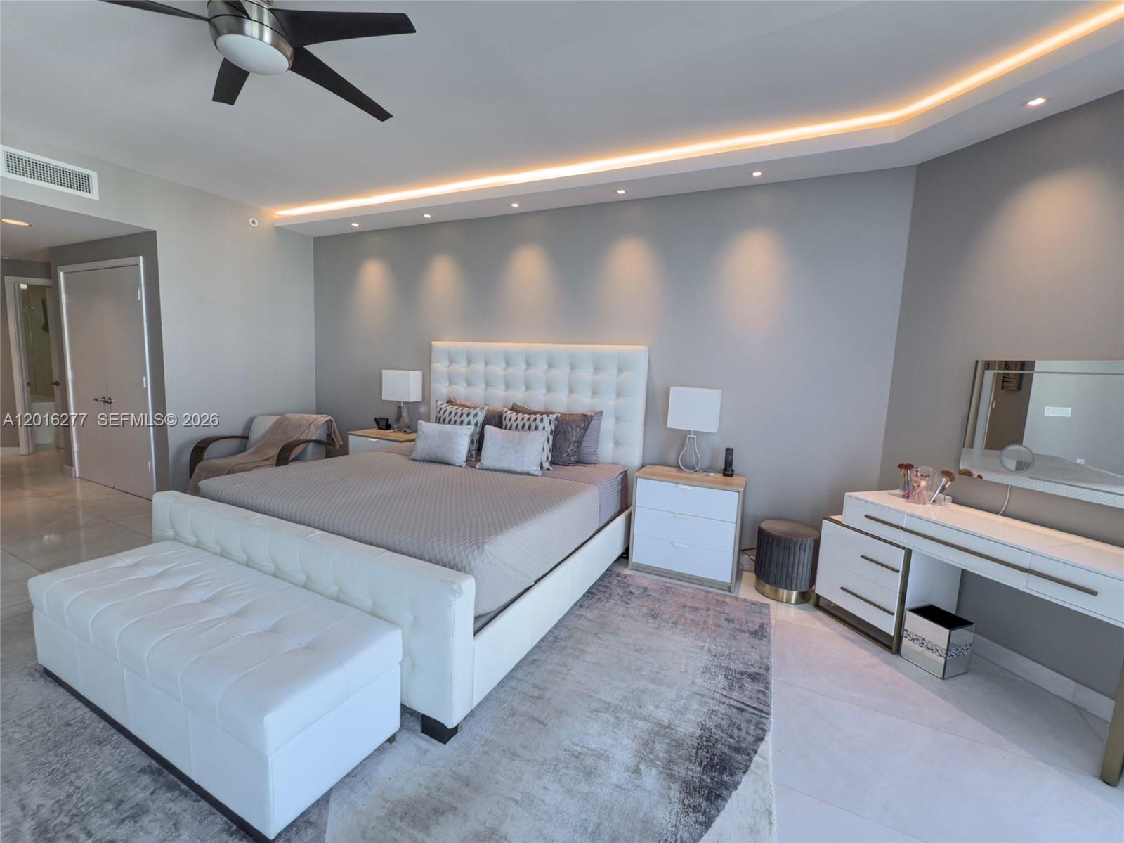 17111 Biscayne Blvd #1705, North Miami Beach FL 33160