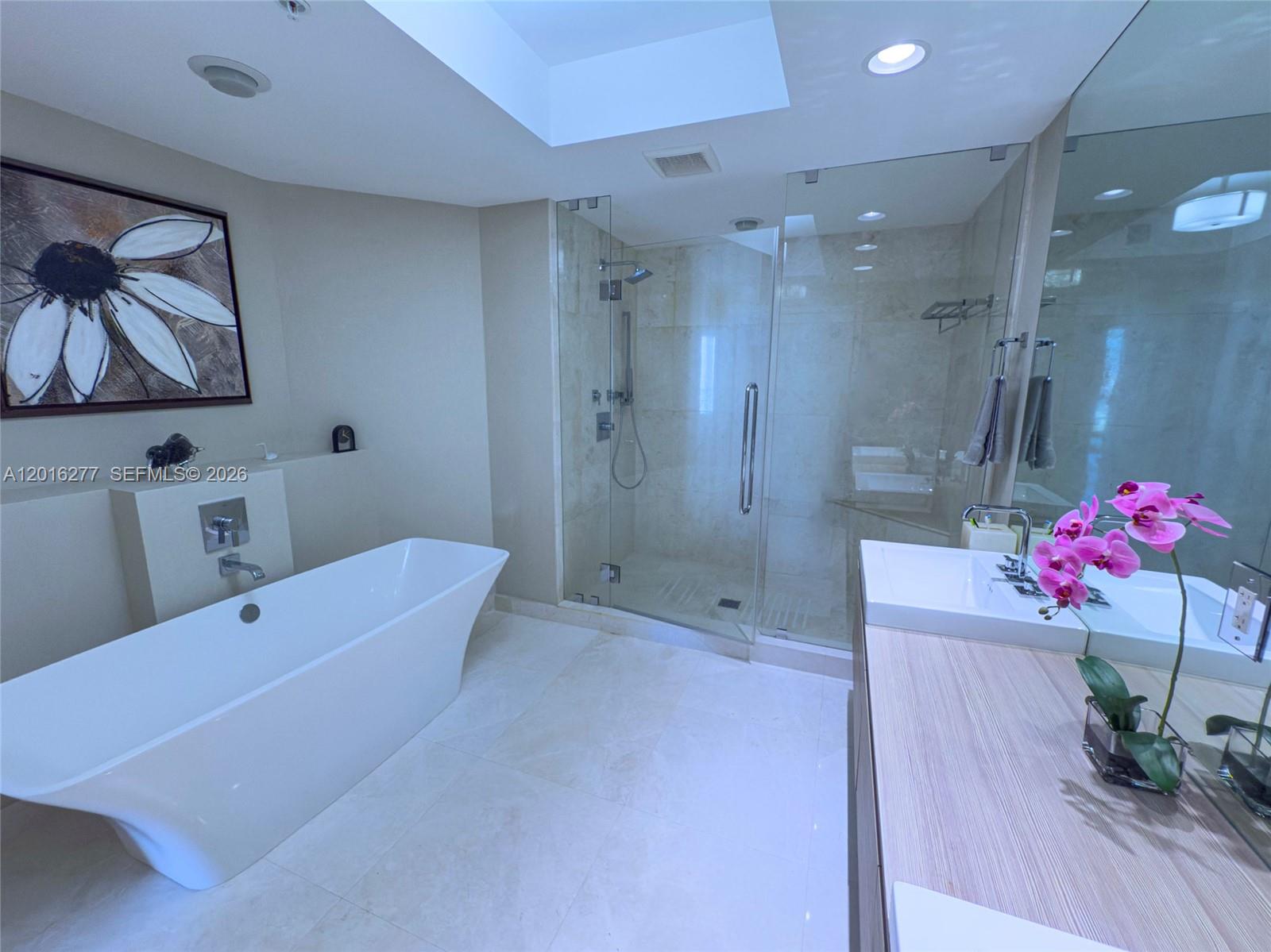 17111 Biscayne Blvd #1705, North Miami Beach FL 33160